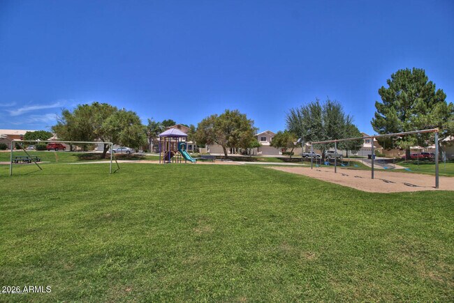 Building Photo - 4507 E Princeton Ave