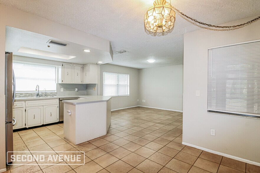 Building Photo - 7231 Box Elder DR