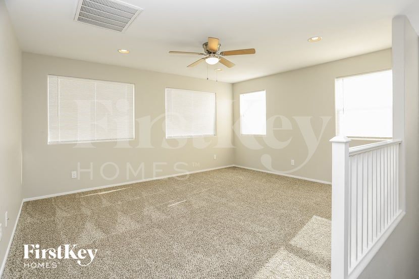 Building Photo - 4056 Little Bay Ave