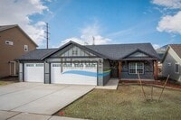 Building Photo - 3-Bedroom, 2-Bathroom Home with 3-Car Gara...
