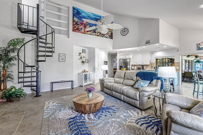 Building Photo - Furnished 4BR Waterfront Pool Home in Cape...