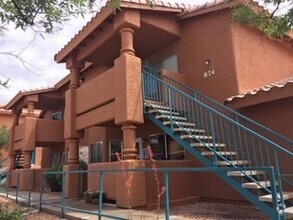 Building Photo - 2 bedroom, 2 bathroom upstairs condo in Ro...