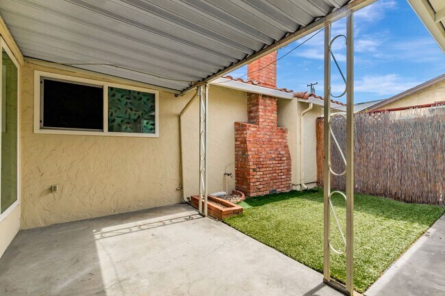 Building Photo - Great Updated Sunnyvale Home Near Tech Com...