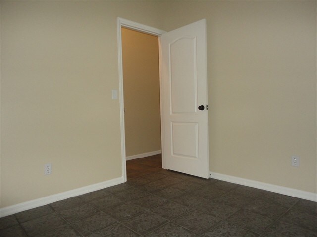 Building Photo - 1933 Woodcut Dr