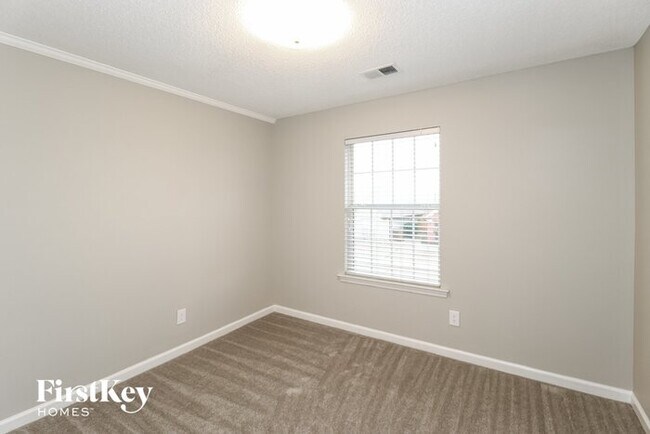 Building Photo - 11595 Millwind Dr