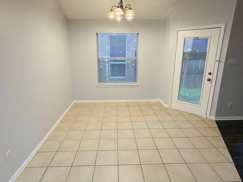 Building Photo - 5832 Swords Dr