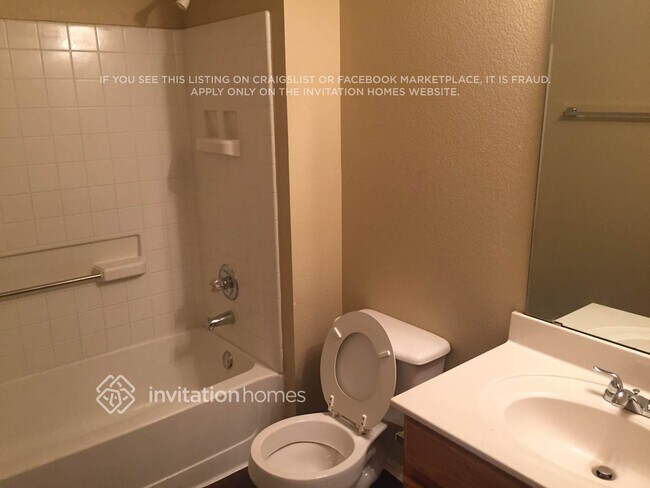 Building Photo - 646 Via Estrella