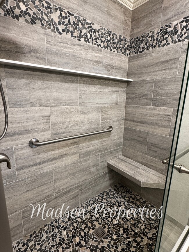 Building Photo - 114 Christian Ave