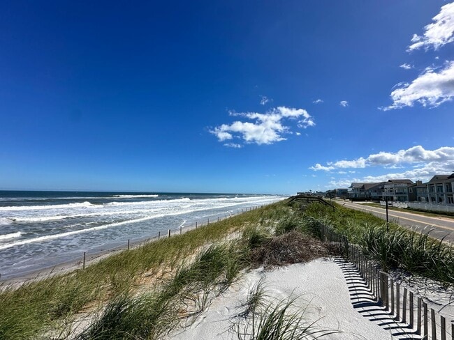 Building Photo - Flagler Beach get away!