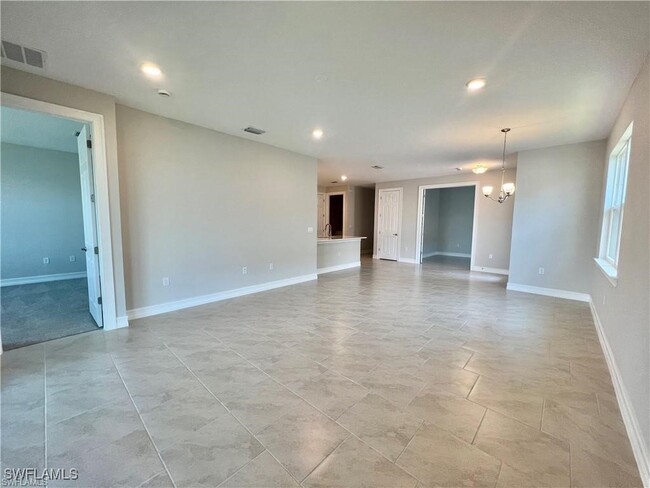 Building Photo - 850 Enbrook Lp