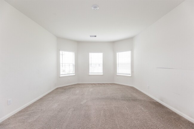 Building Photo - 541 Amberwood Pk Dr