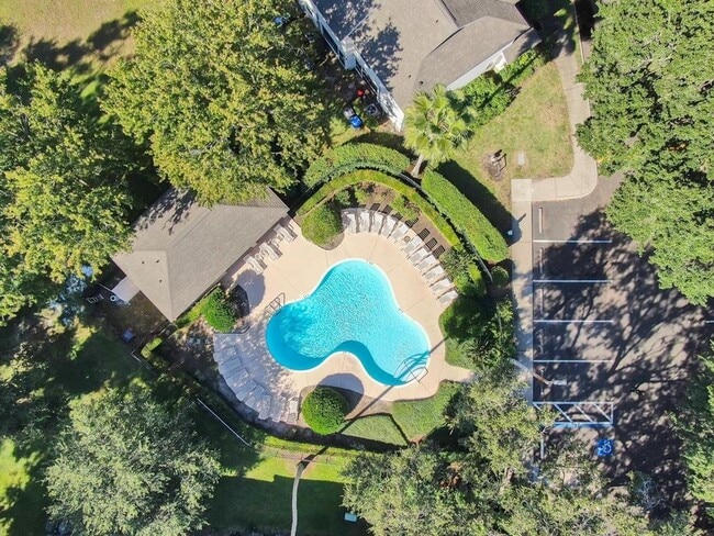 Building Photo - 2231 Golden Oak Ln