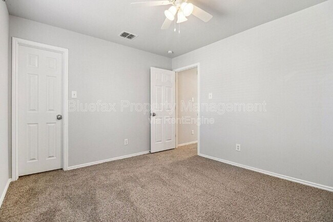 Building Photo - 9639 Shetland Park