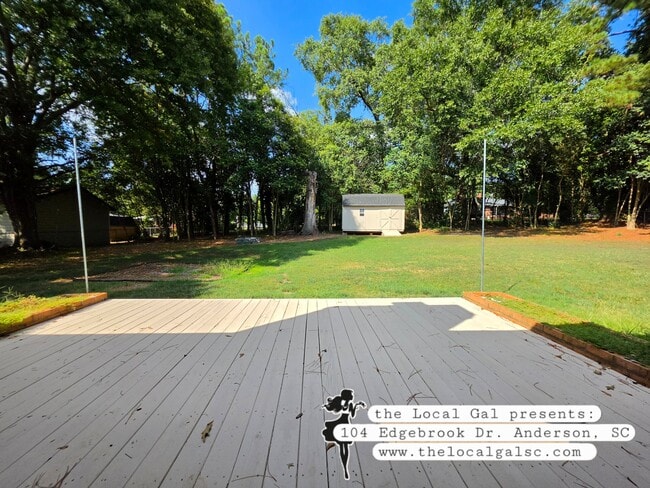 Building Photo - 104 Edgebrook Dr