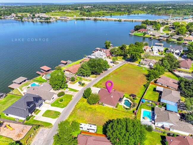 Building Photo - 13417 Bunker Hill Dr