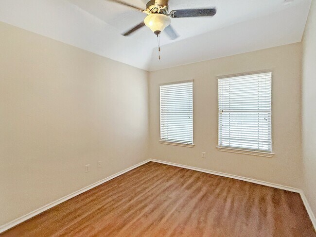 Building Photo - 437 Travertine Trail