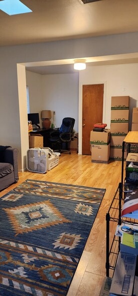 Building Photo - 631 Lafayette Dr NE