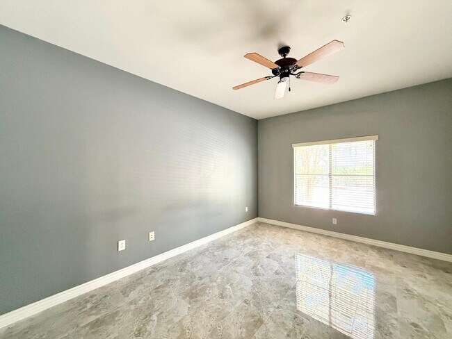 Building Photo - 5450 E Deer Valley Dr