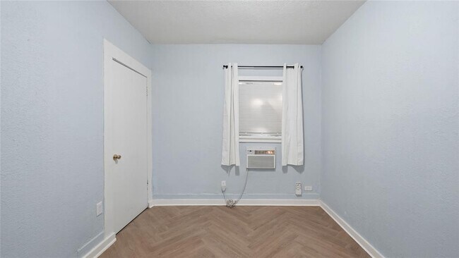 Building Photo - 234 Princeton Ave