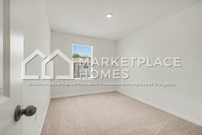 Building Photo - 11910 Sylvia St