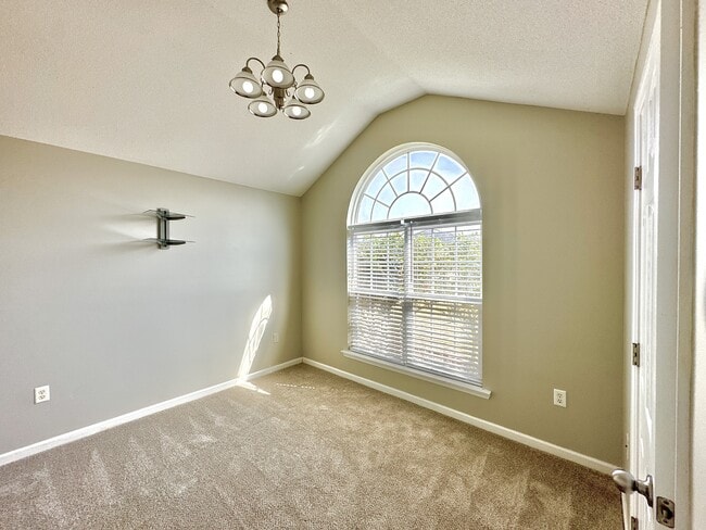 Building Photo - 5756 Emily Ln