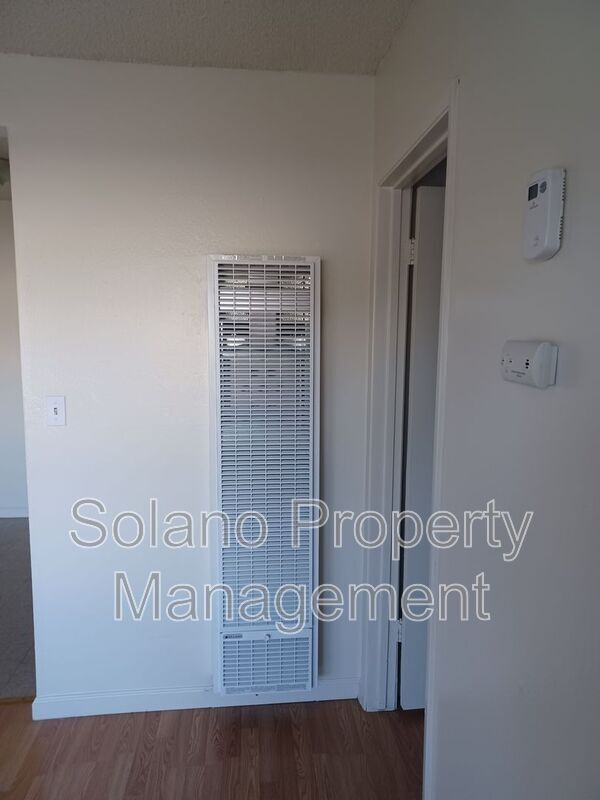 Building Photo - 1955 Grande Cir