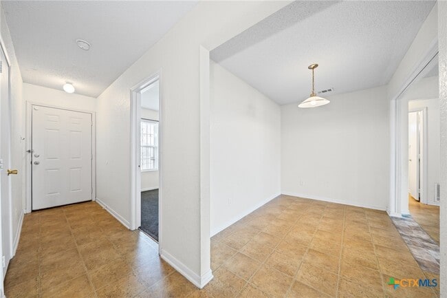 Building Photo - 3211 Tom Lockett Dr