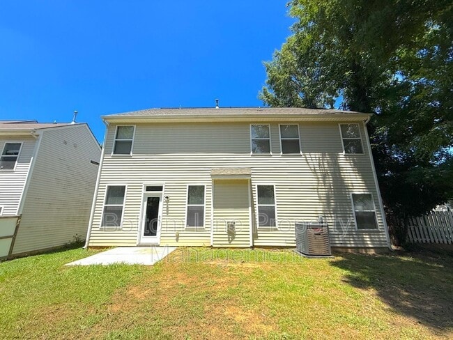 Building Photo - 5622 Wallace Cabin Dr