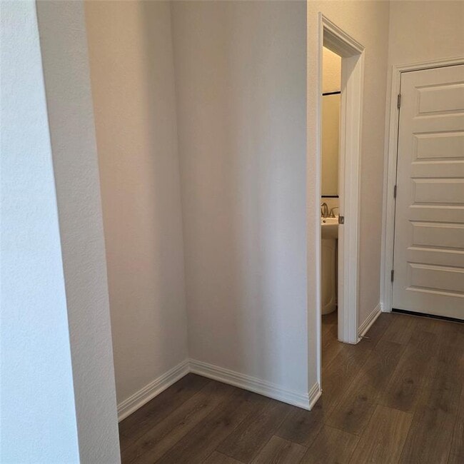 Building Photo - 141 Pendleton Dr