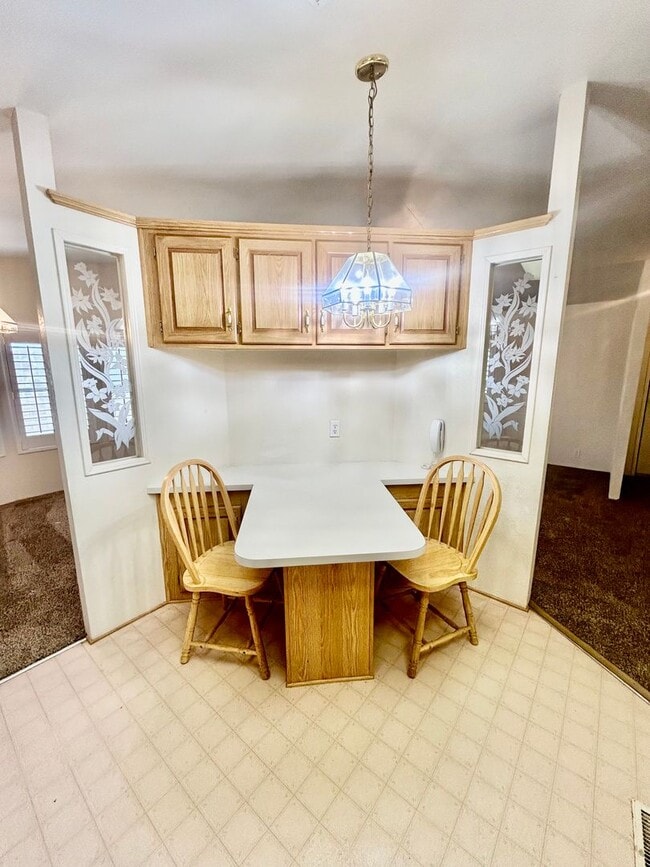 Building Photo - Charming 2-Bedroom 2-Bathroom Furnished Ma...