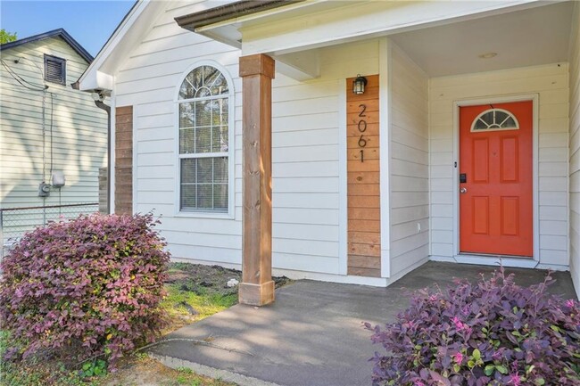 Building Photo - 2061 Tiger Flowers Dr NW