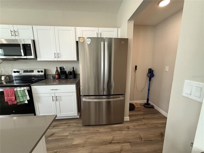 Building Photo - 3464 Dahlia Dr