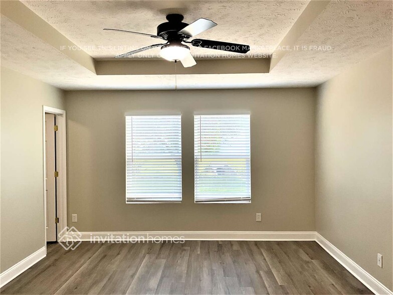 Building Photo - 5439 Middlebury Dr