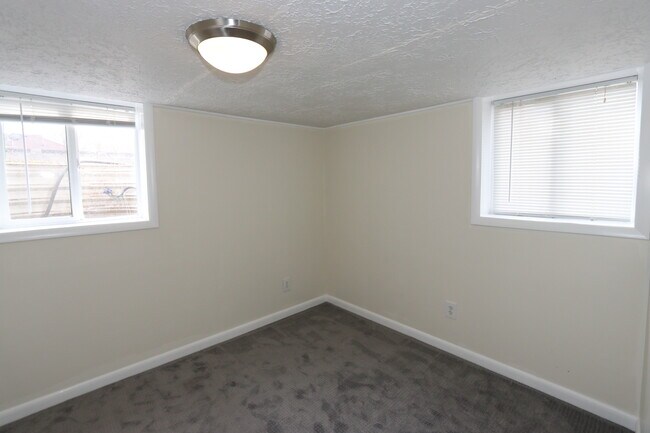 Building Photo - 1482 E 3045 S