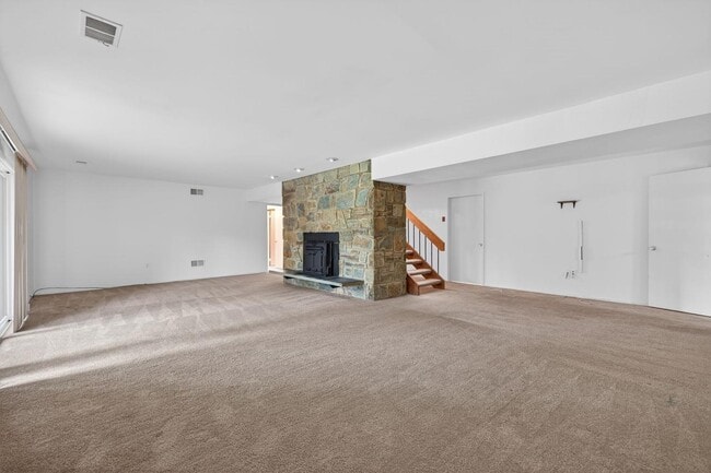 Building Photo - 9404 Woodington Dr