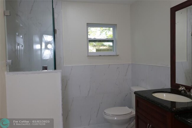 Building Photo - 3336 Quail Close