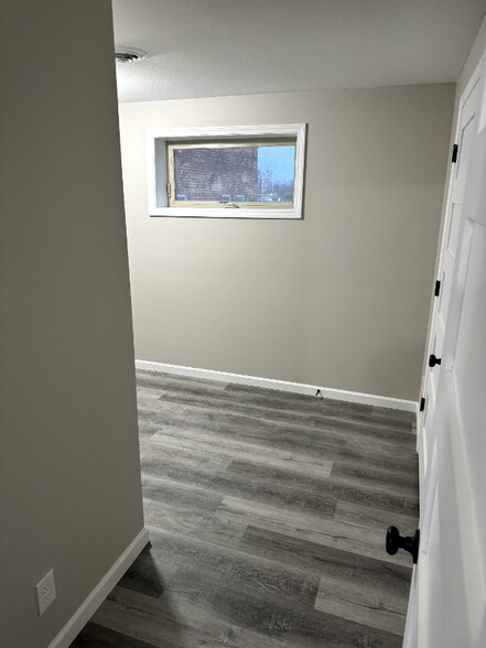Building Photo - 200 N Pokegama Ave
