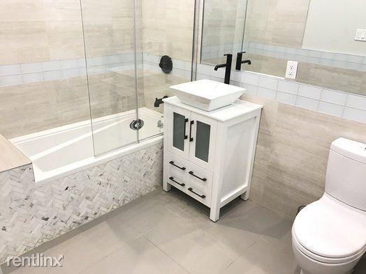 Building Photo - 537 Park Pl