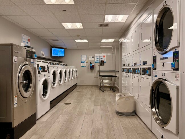 Building Photo - 77 Pond Ave