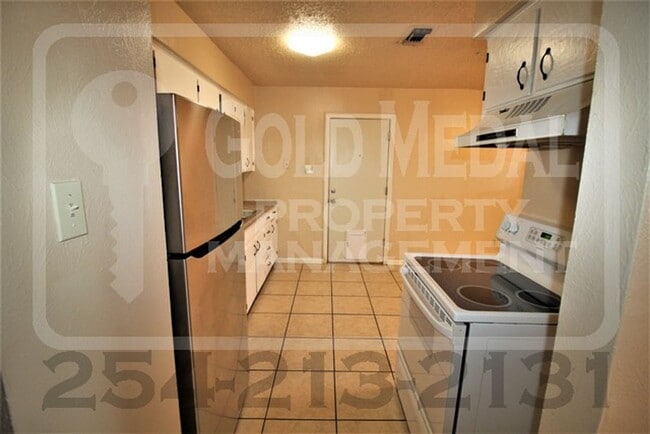 Building Photo - 804 Michelle Dr