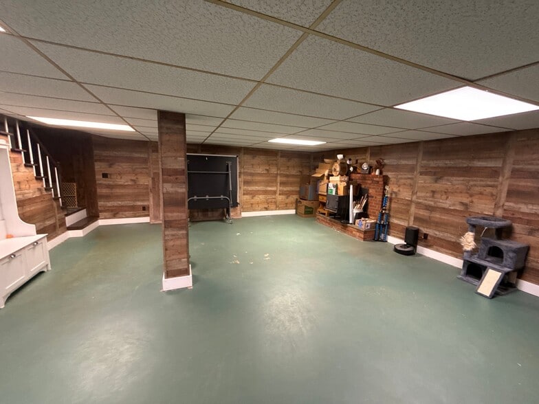 Building Photo - 9405 Mountain Run Lake Rd