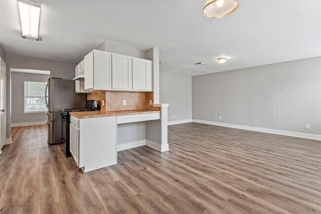 Building Photo - 19511 Fletcher Way Dr