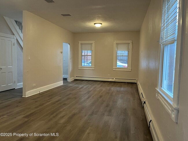 Building Photo - 315 Aswell Ct