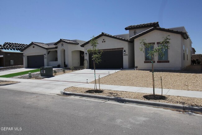 Building Photo - 13878 Paseo Central Ave