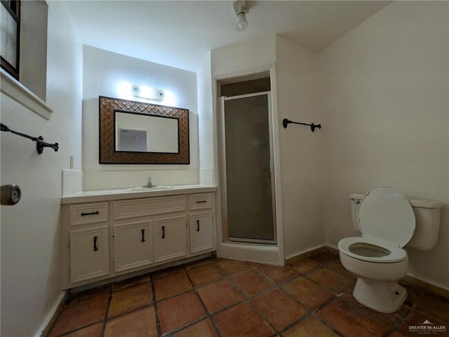 Building Photo - 15 Upas Ave