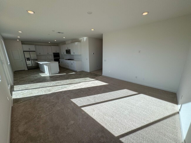 Building Photo - 5 bedroom Murrieta home for LEASE!