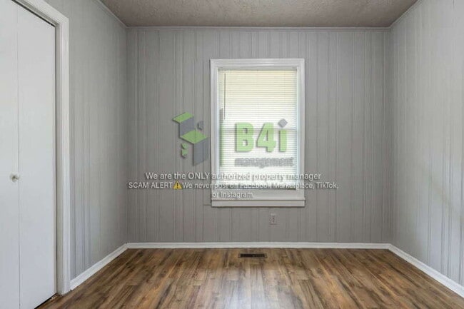 Building Photo - 1313 Ridgeview Dr