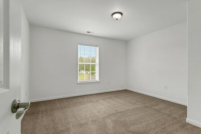 Building Photo - Shingle Landing 4 bedroom; 2,5 bath PET FRIENDLY Custom Home, Moyock NC