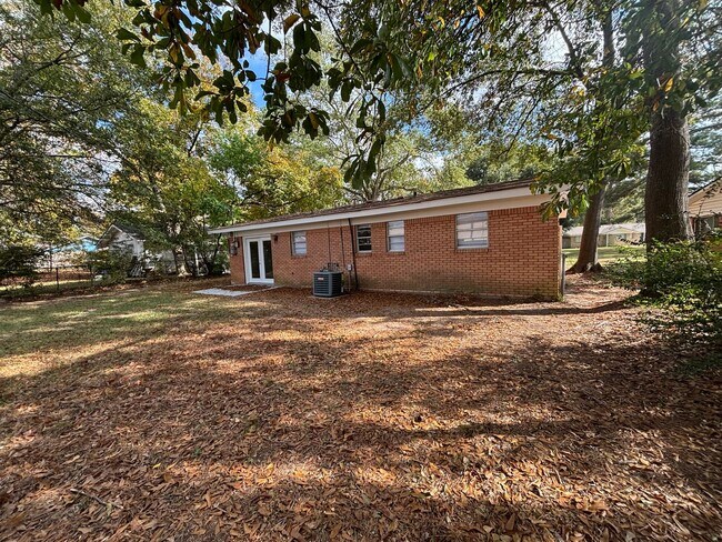 Building Photo - Southern Hills