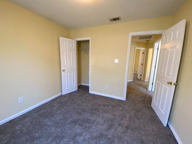 Building Photo - 3037 Ginny Dr